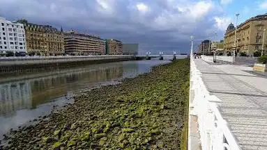 Photo de Desembocadura Del Rio Urumea