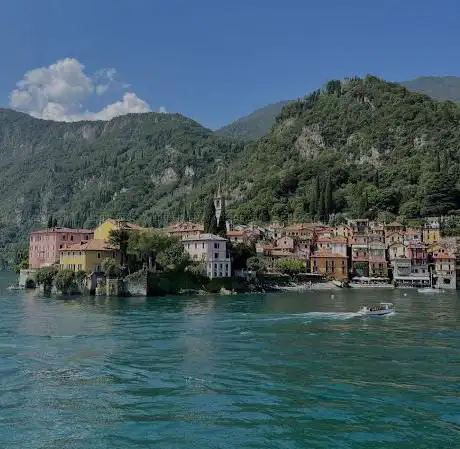 Photo de Varenna Castle