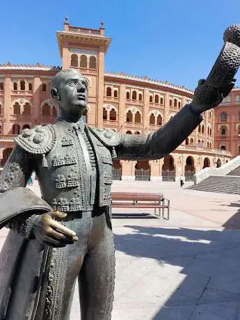 Photo de Monumento al Dr. Fleming en agradecimiento de los toreros