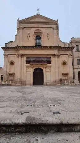 Photo de Basilica Santissimo Salvatore e Torre Belvedere