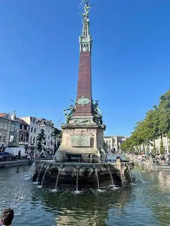 Anspach Obelisk Fontaine