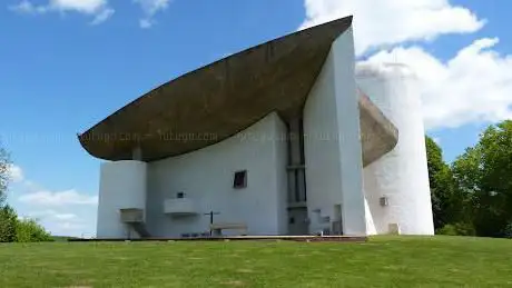Colline Notre-Dame du Haut by le Corbusier