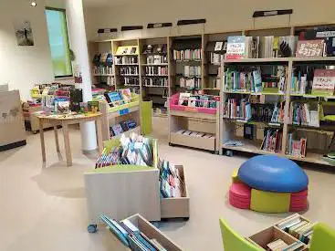 Public Library De Laz