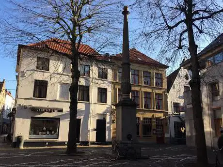 Sint-Amandsstraat hand pump