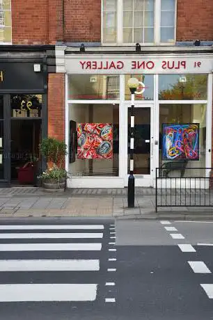 Photo de Plus One Gallery