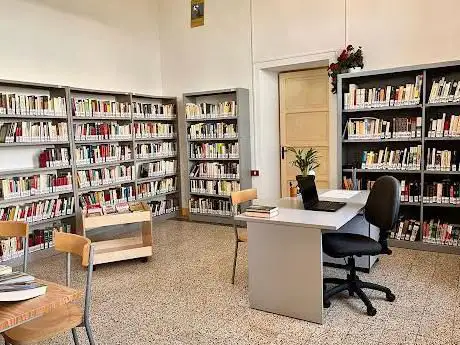 BIBLIOTECA CIVICA A. MERLATI BELVEDERE LANGHE