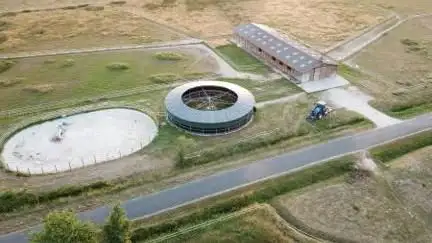 Photo de écuries de saint martin d'abbat
