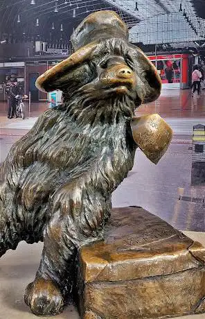 Photo de Paddington Bear Statue