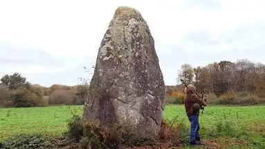 Menhir de Camblot