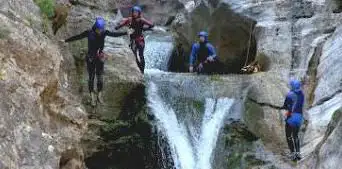 Photo de Eaurizon Canyoning Canoe sports d'eaux vives- centre administratif