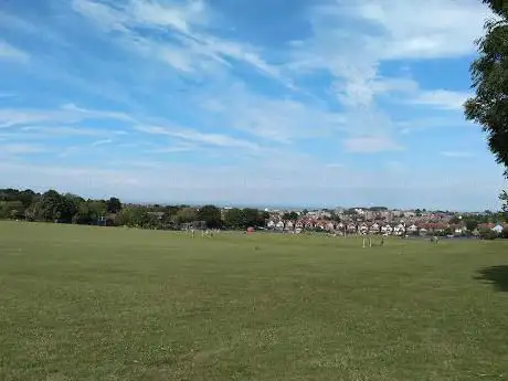 Photo de Old Town Recreation Ground