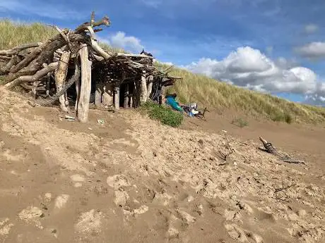Robinson Crusoe shack