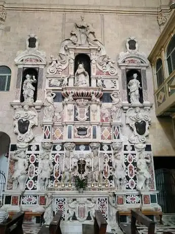 Sepulcro del rey MartÃn II