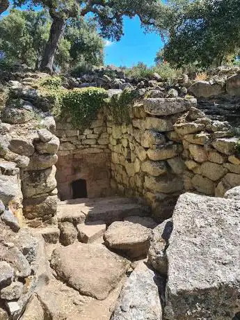 Complesso Nuragico e Nuraghe di Noddule