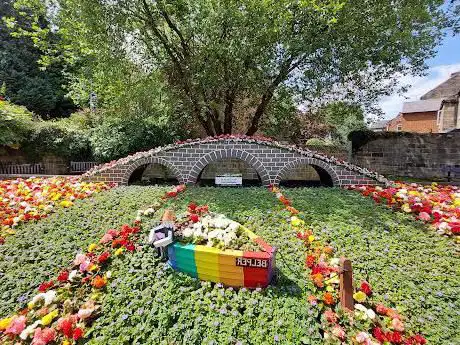 Field lane flower bed