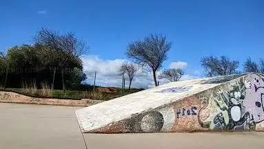 Photo de Skatepark Nézignan-l'Evêque