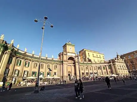 Photo de Piazza Dante