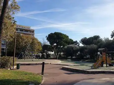 Square Marcel Kirchner