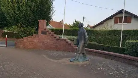 Statue Pierre Mendès France