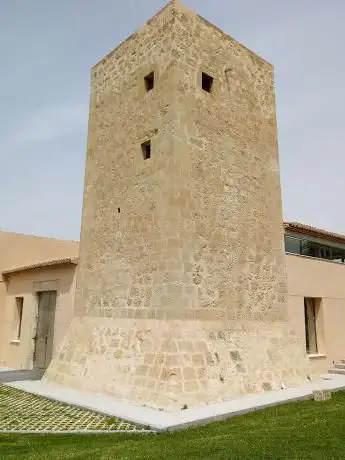 Photo de Sarrió Tower