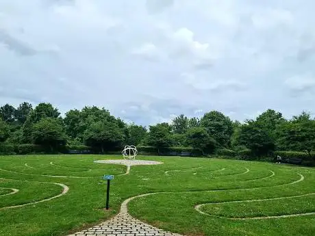 Photo de Public Art - Armillary Sphere