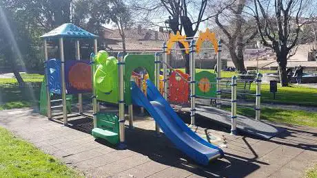 Parco giochi per bambini