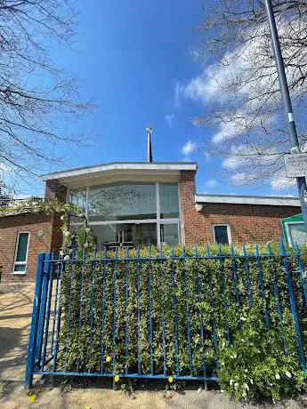 Photo de St Margaret Mary RC Church