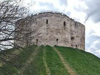 Photo de Clifford's Tower, York
