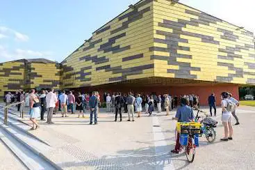Photo de Cultural Center Yvremont