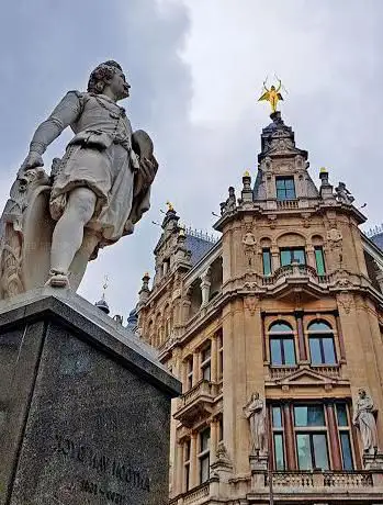 Statue of Anthony Van Dyke