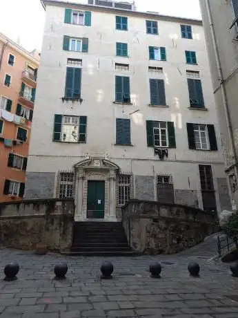 Piazza Embriaci