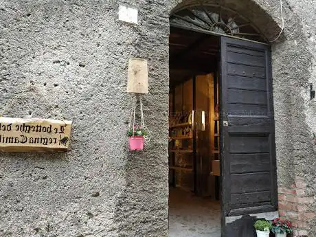 Photo de La Bottega Della Regina Camilla N.1