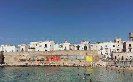 Photo de Spiaggia di Cala Cozze