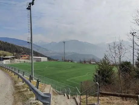 Photo de Fußballplatz Rodeneck