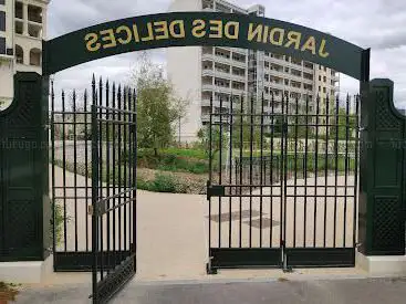Entrée ouest du Jardin des Délices