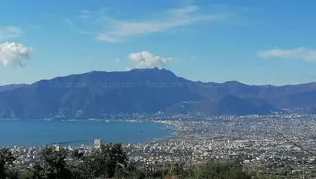 Photo de Sentiero nÂ°6 del Parco Nazionale del Vesuvio - La Strada Matrone (inizio)