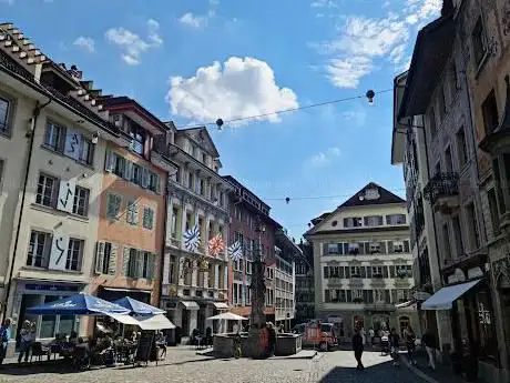 Photo de Weinmarkt-Brunnen