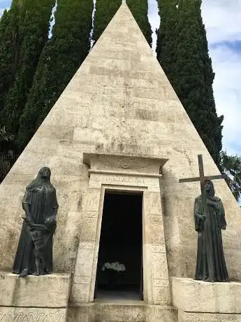 Photo de Tomba di Beniamino Gigli