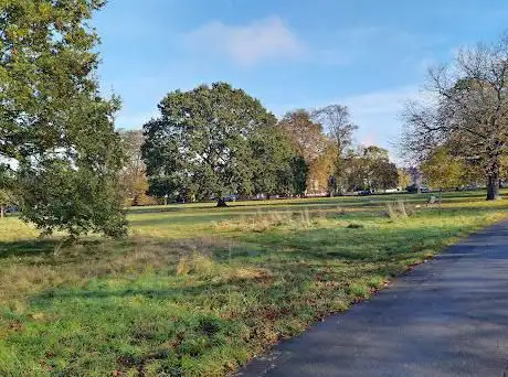 Photo de Ealing Common