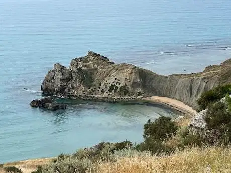 Photo de Baia delle Sirene