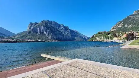 Photo de Lungolago di Malgrate