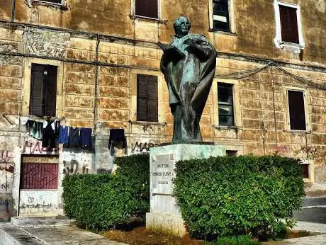 Statua di Paolo Segneri