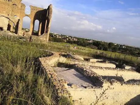 Photo de Amphitheatre of Commodus