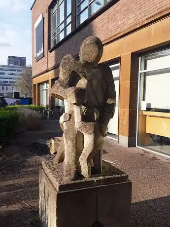 Mother and Children Statue