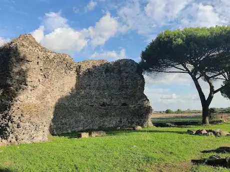 Sepolcro a Esedra