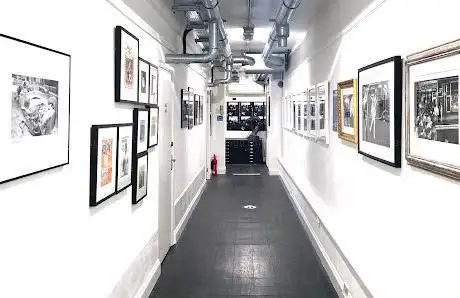 Photo de Proud Galleries