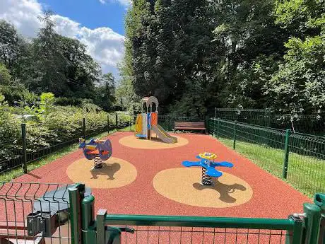 Aire de jeux clos de la bordé
