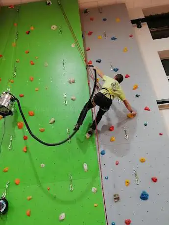 La Tacca Palestra arrampicata artificiale CAI GALLARATE SCUOLA COLIBRÌ