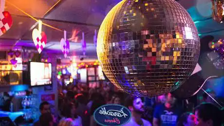 Photo de Cheers Karaoke