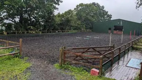 Photo de Hole In The Wall Riding School